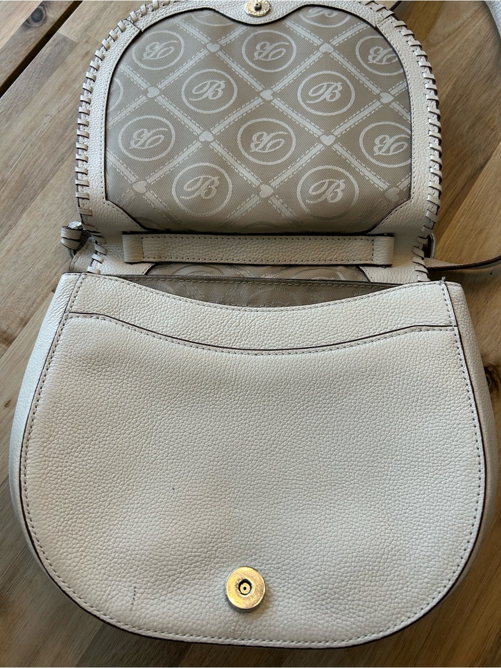 Brighton Ferrara GISELLA 3D Medallion Saddle Crossbody Bag Purse White Ivory - Picture 13 of 13